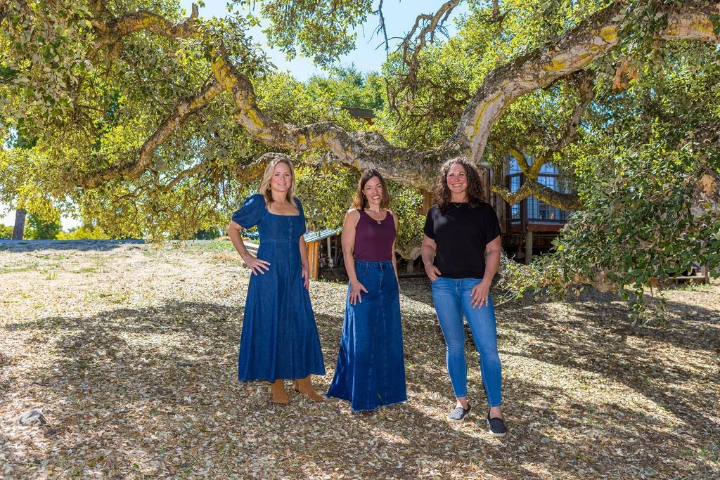 Team Gozzarino women Hayley Jordan Amy Team Gozzarino women Hayley Jordan Amy